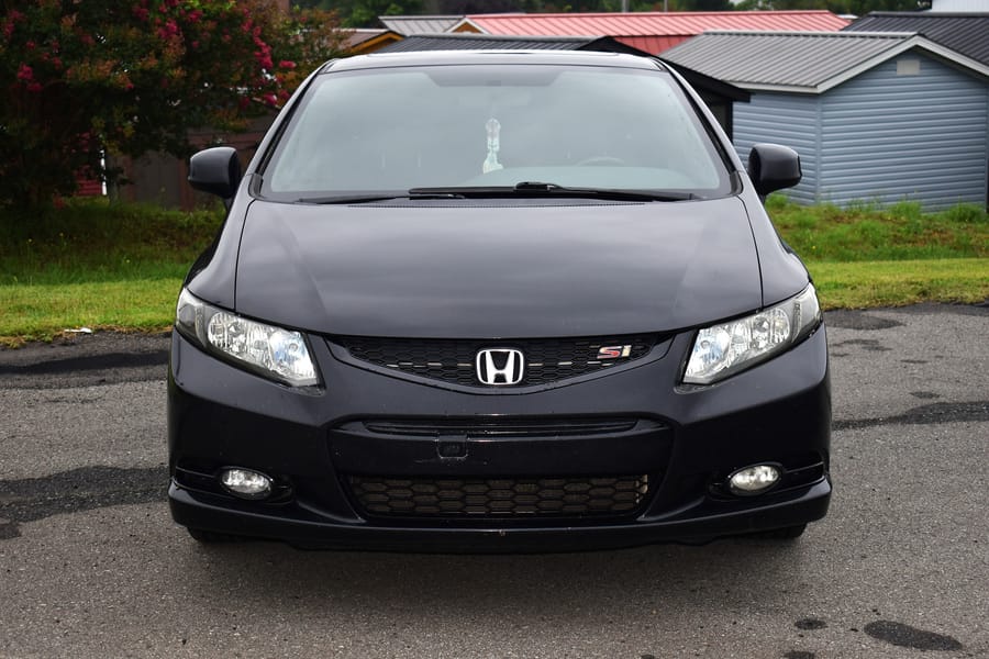 Black ninth gen Honda Civic Si at the car meet at Eats on 601 in Mocksville NC